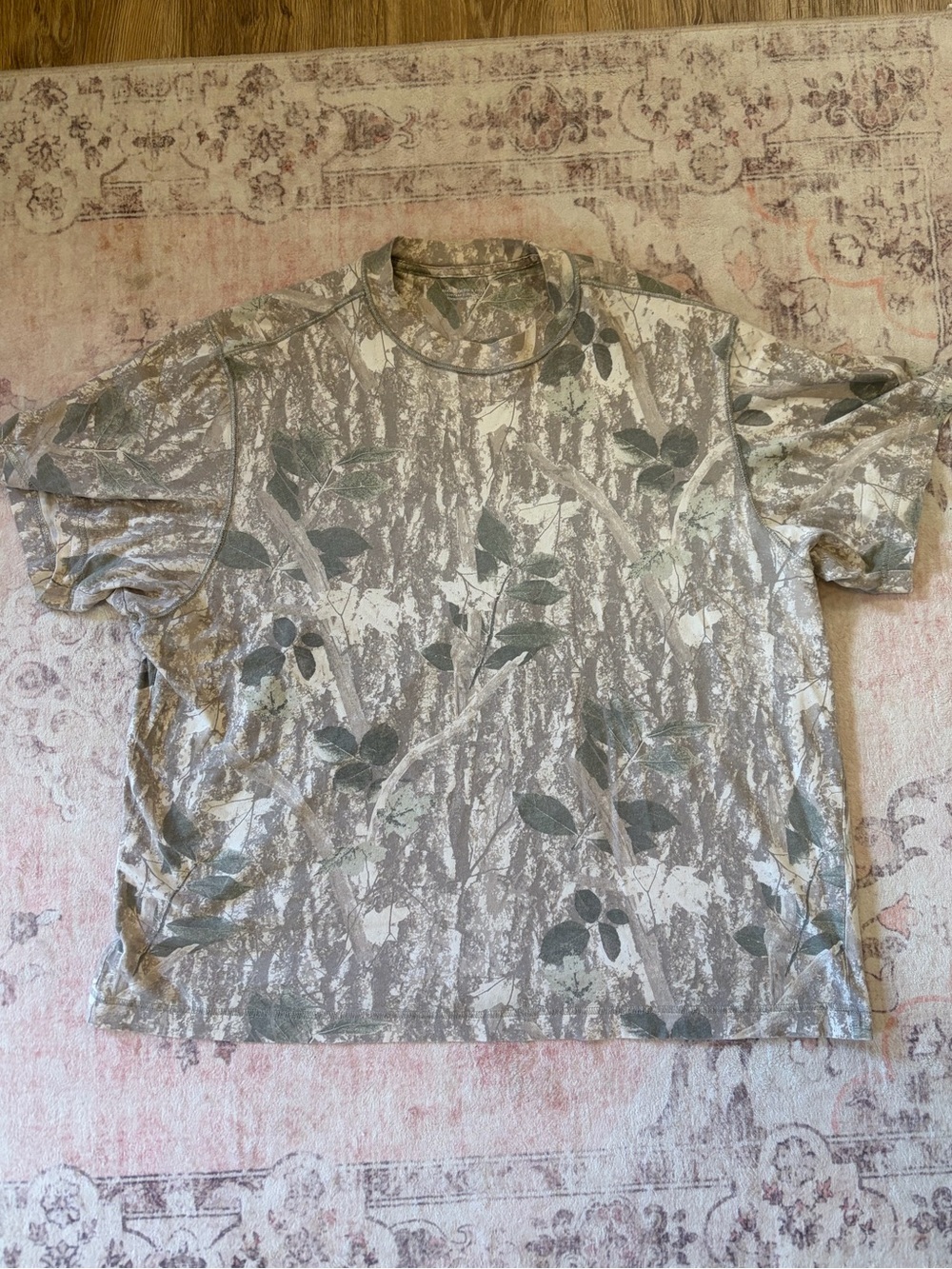 Soft a&f essentials camo t-shirt